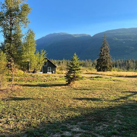 Country Home, Sleeps 6 Pets Friendly Port Alberni Exterior photo