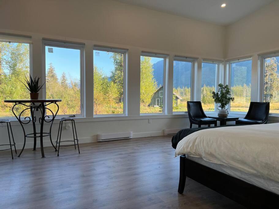 Country Home, Sleeps 6 Pets Friendly Port Alberni Exterior photo