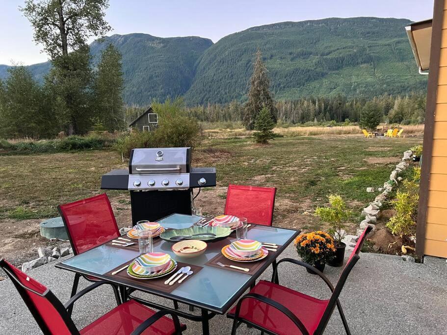 Country Home, Sleeps 6 Pets Friendly Port Alberni Exterior photo