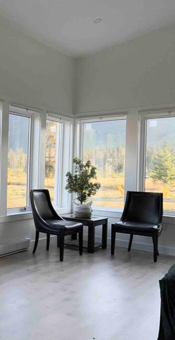 Country Home, Sleeps 6 Pets Friendly Port Alberni Exterior photo